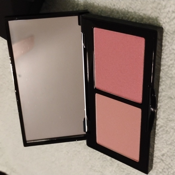 Bobbi Brown Pretty Cool Eye Cheek & Lip Kit NEW IN BOX - Picture 6 of 8